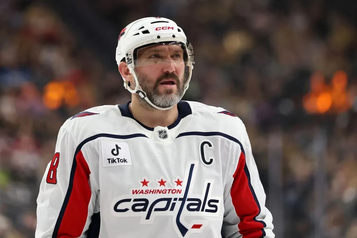 Овечкин вошёл в топ по продажам джерси в сезоне НХЛ Овечкин вошёл в топ по продажам джерси в сезоне НХЛ