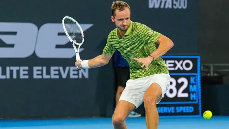 Медведев вышел в финал турнира в Брисбене Медведев вышел в финал турнира в Брисбене