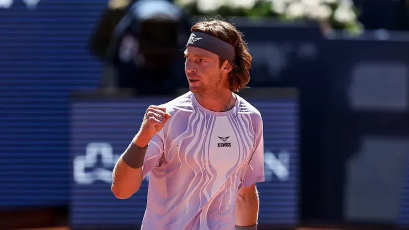 Рублёв пробился в полуфинал турнира в Барселоне Рублёв пробился в полуфинал турнира в Барселоне