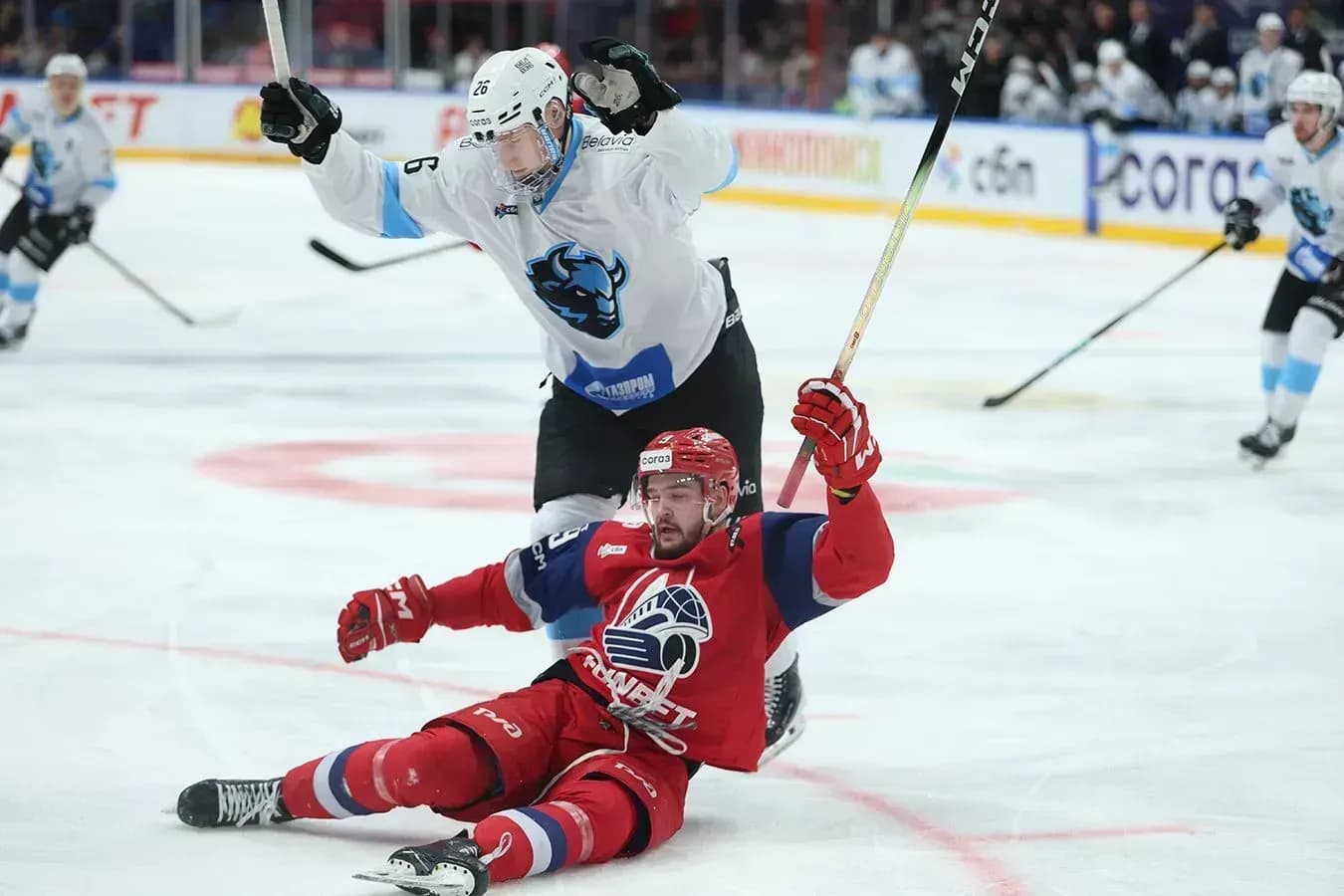 Шайба Сурина в концовке принесла «Локомотиву» победу над минским «Динамо» Шайба Сурина в концовке принесла «Локомотиву» победу над минским «Динамо»