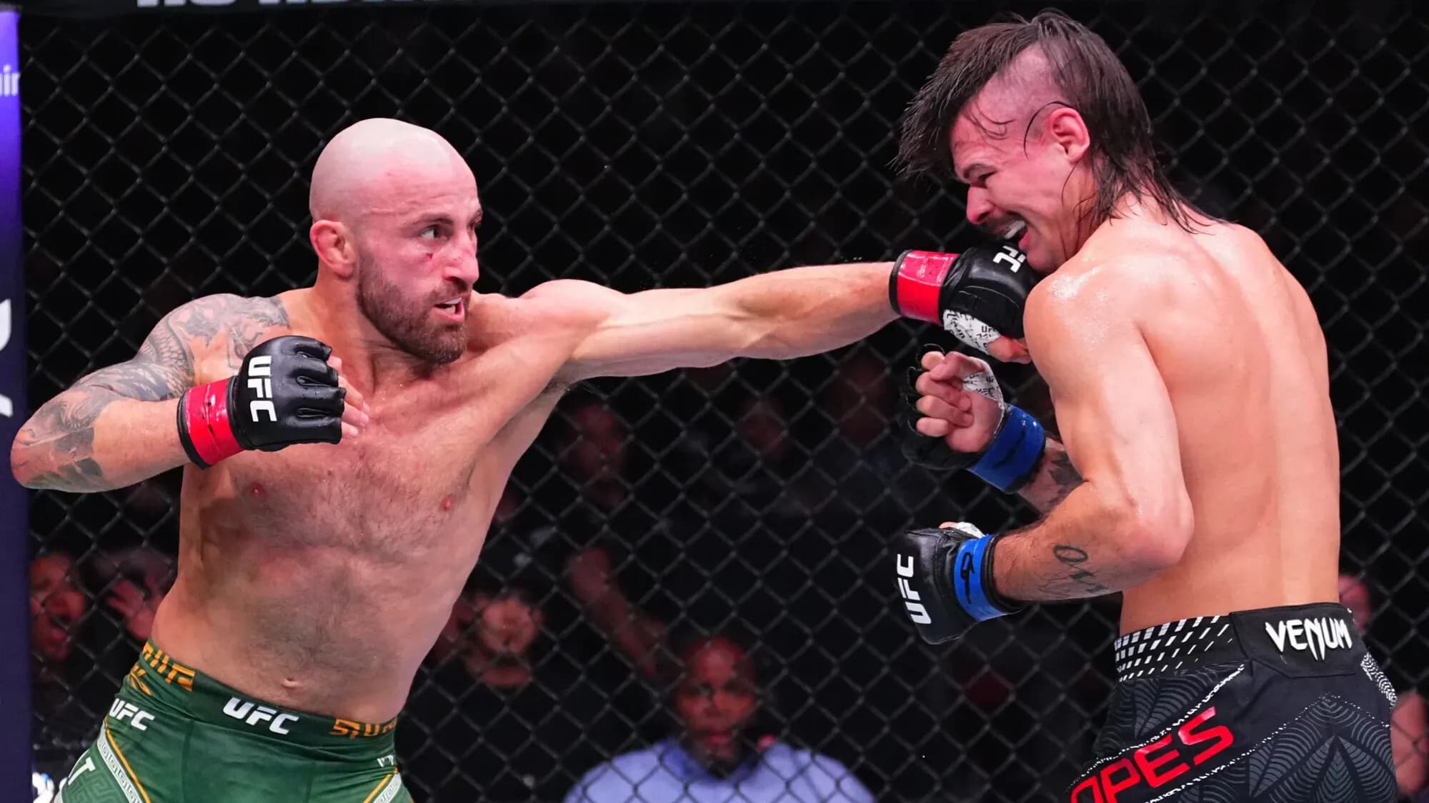 Волкановски победил Лопеса в главном бою турнира UFC 325 Волкановски победил Лопеса в главном бою турнира UFC 325