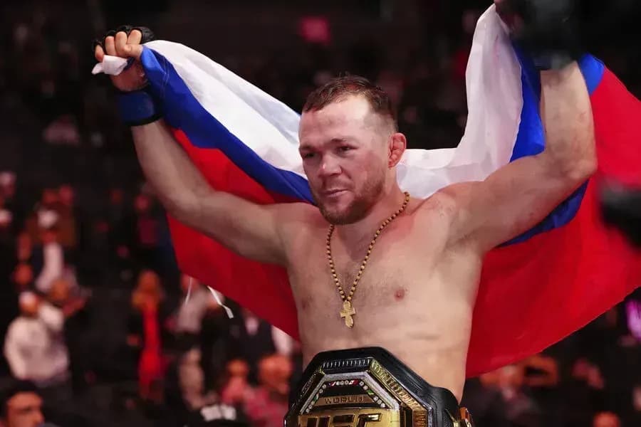 Пётр Ян получил за победу в UFC Mercedes за 30 миллионов Пётр Ян получил за победу в UFC Mercedes за 30 миллионов