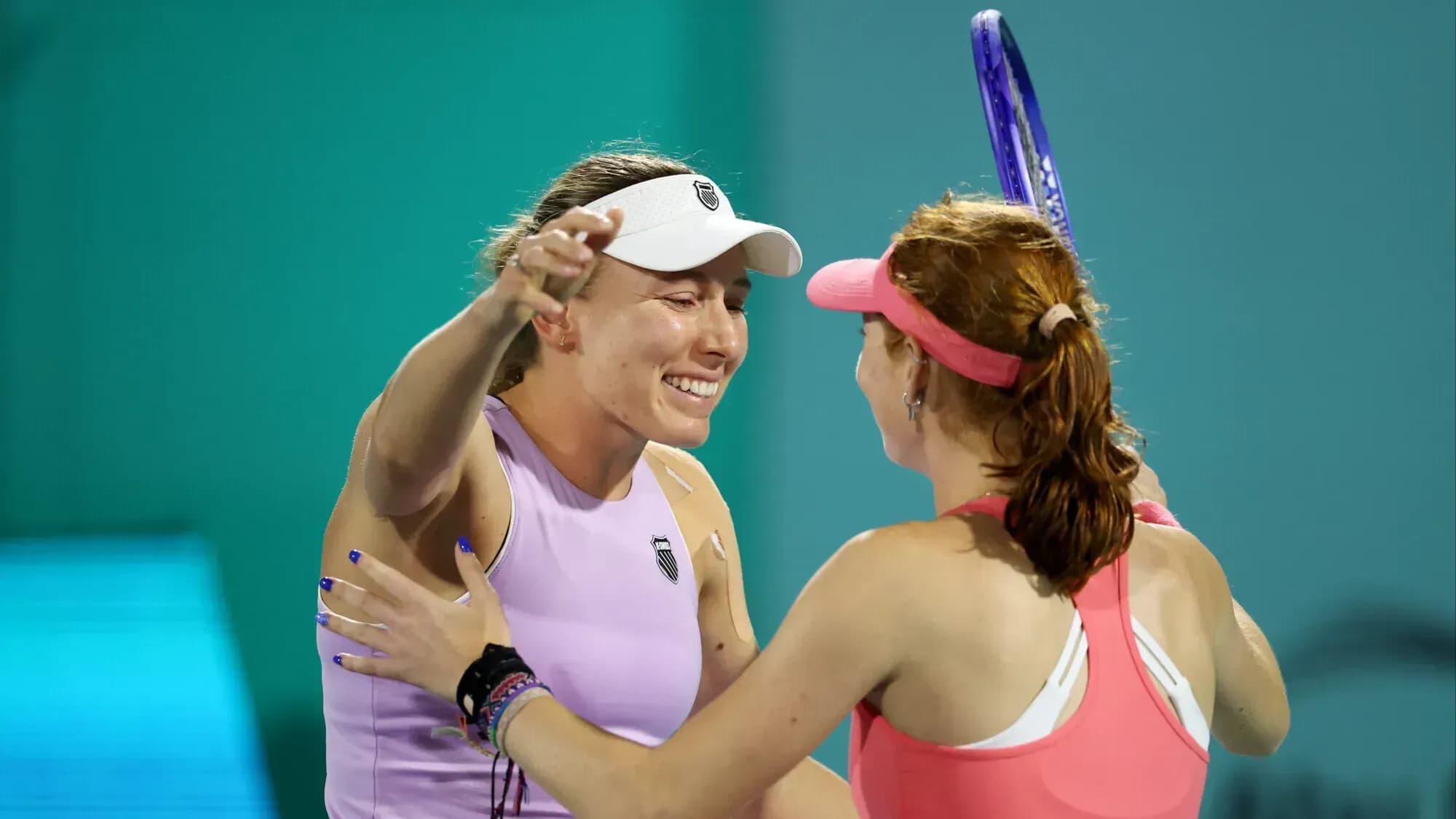 Александрова выиграла парный турнир в Абу-Даби Александрова выиграла парный турнир в Абу-Даби