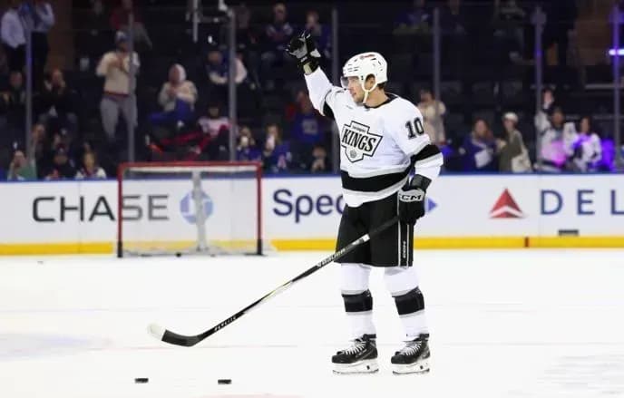 Передача Панарина помогла «Лос-Анджелесу» обыграть «Нью-Йорк» Передача Панарина помогла «Лос-Анджелесу» обыграть «Нью-Йорк»