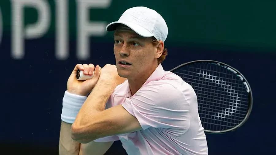 Синнер выиграл турнир в Майами и оформил «солнечный дубль» Синнер выиграл турнир в Майами и оформил «солнечный дубль»