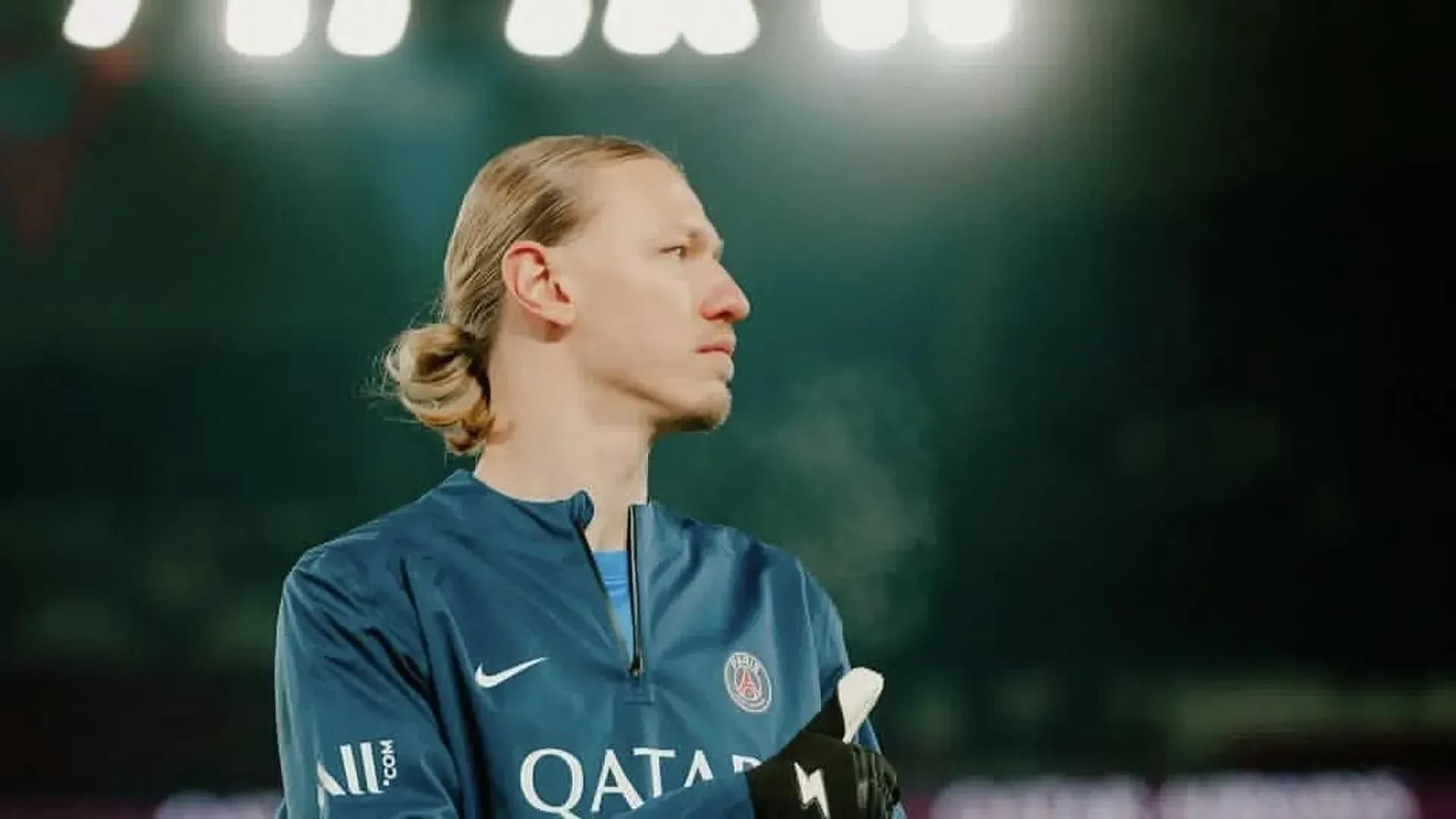 Стала известна зарплата Сафонова в ПСЖ Стала известна зарплата Сафонова в ПСЖ