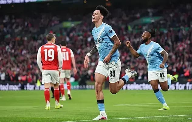 «Манчестер Сити» обыграл «Арсенал» в финале Кубка английской лиги «Манчестер Сити» обыграл «Арсенал» в финале Кубка английской лиги