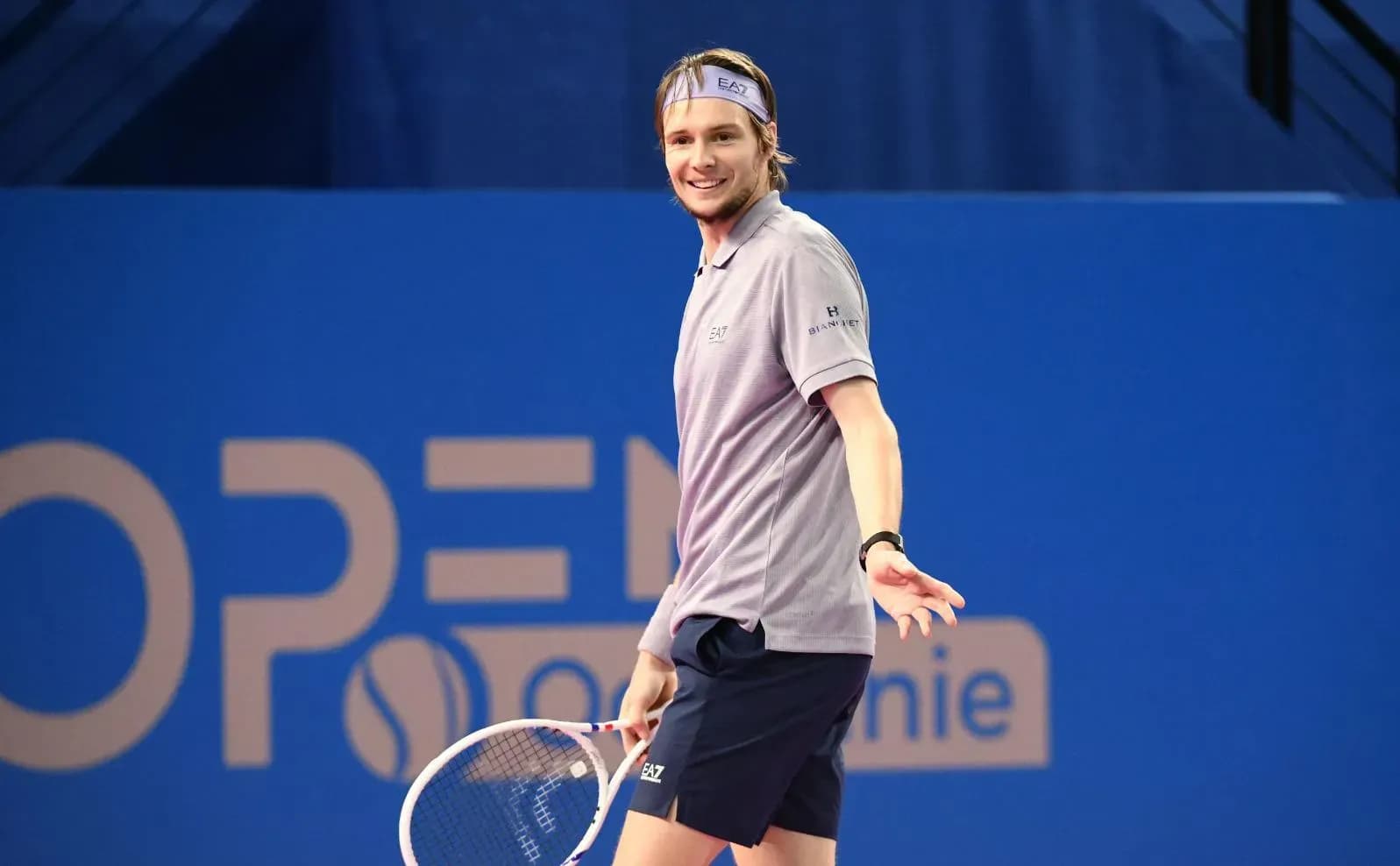 Бублик выбил первую ракетку мира Синнера из турнира в Галле Бублик выбил первую ракетку мира Синнера из турнира в Галле