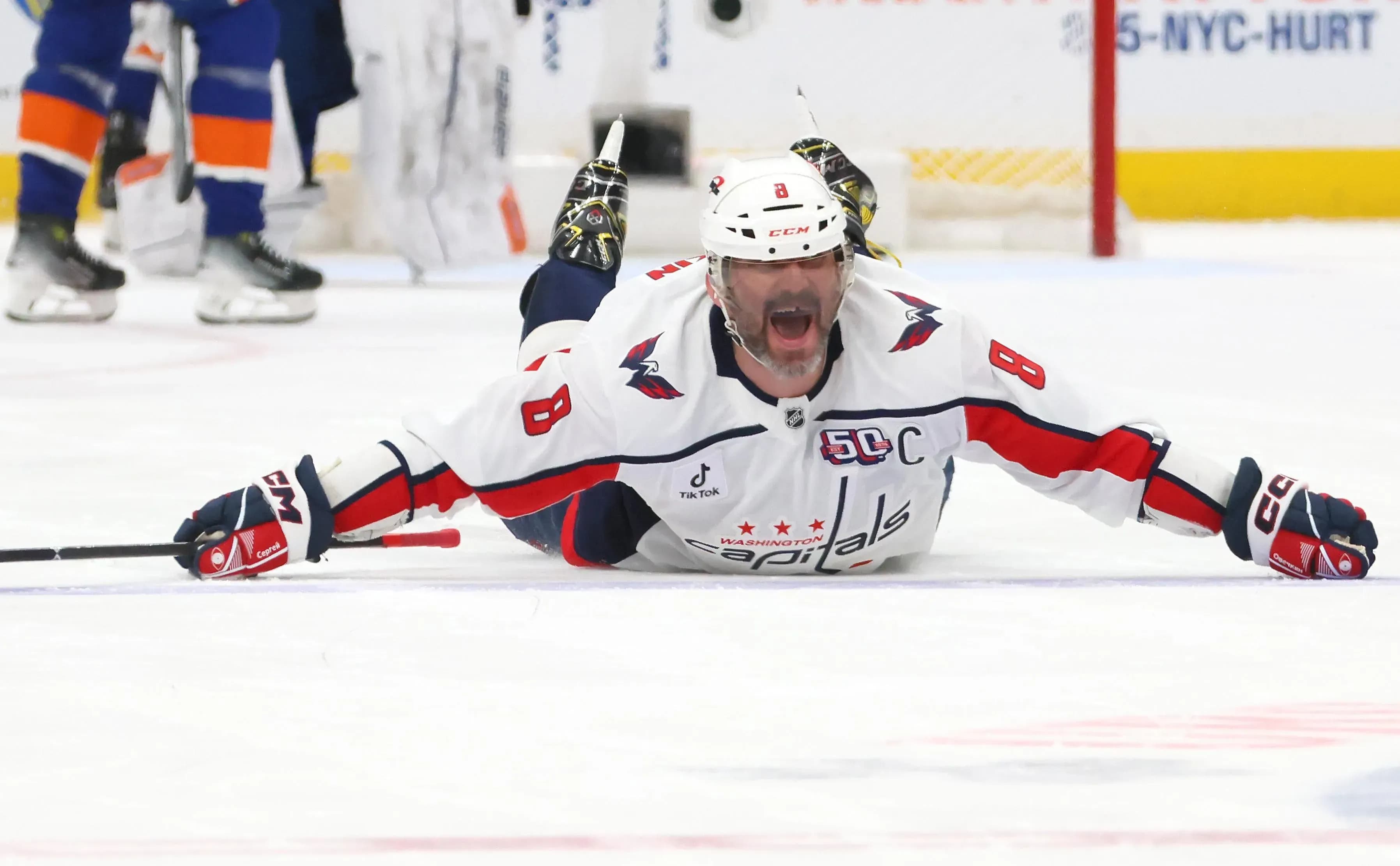 Овечкин с рекордом помог «Вашингтону» обыграть «Нью-Йорк» Овечкин с рекордом помог «Вашингтону» обыграть «Нью-Йорк»