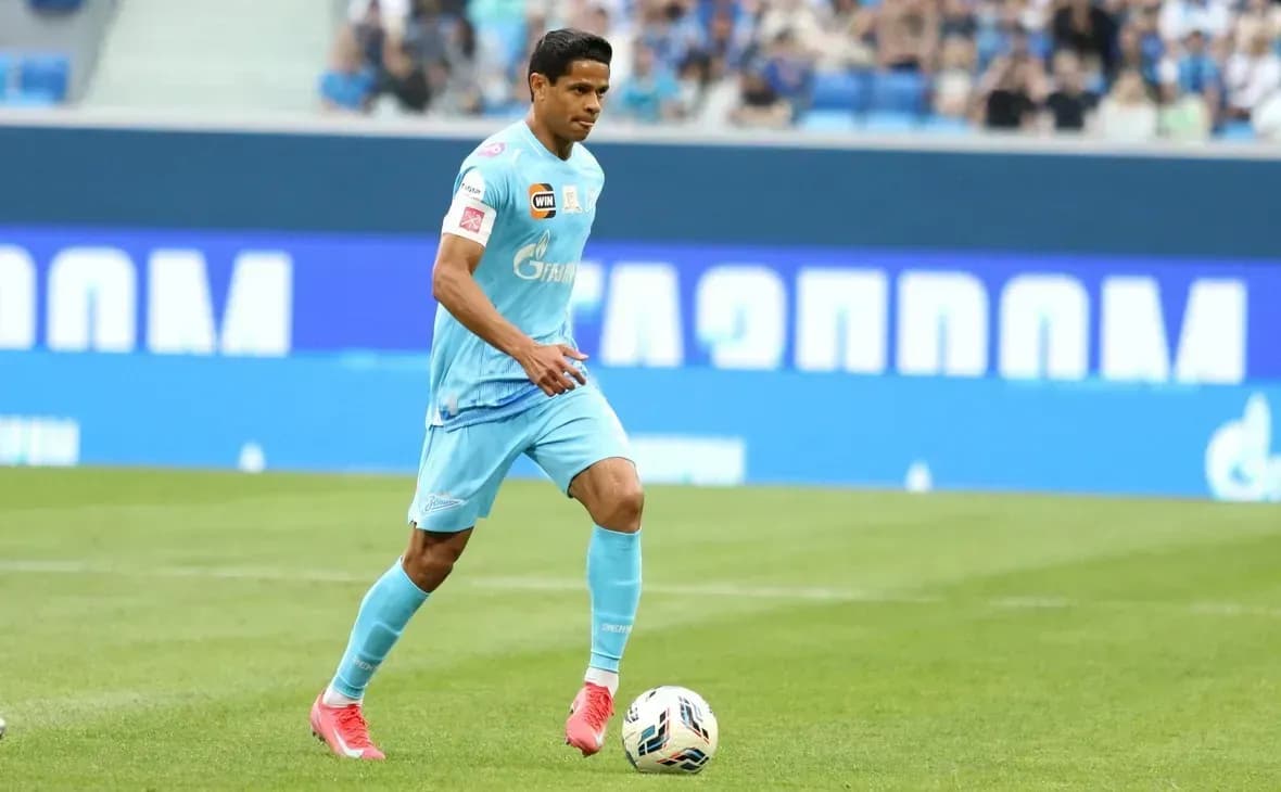 Дуглас Сантос установил капитанский рекорд в «Зените» Дуглас Сантос установил капитанский рекорд в «Зените»