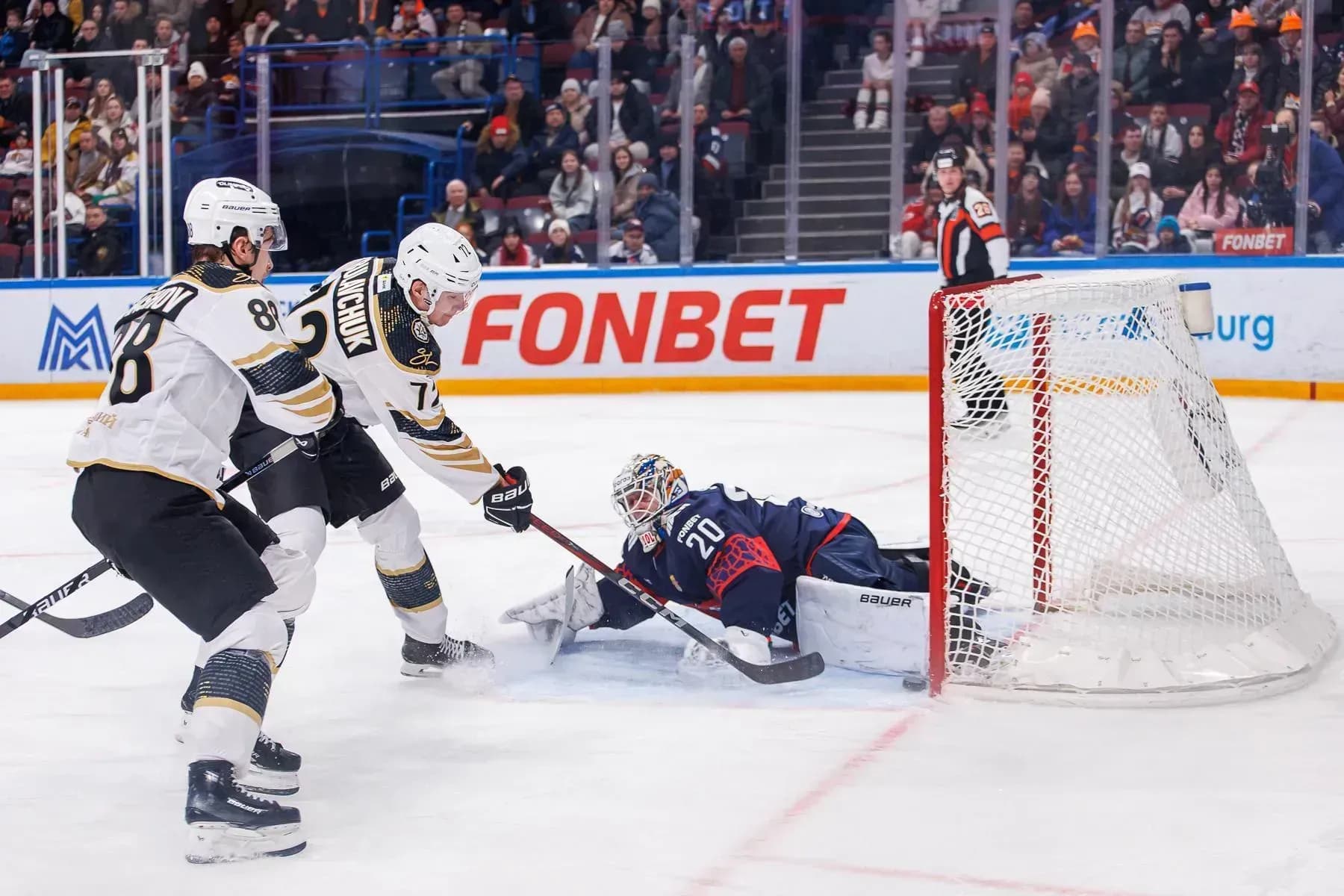 «Металлург» в овертайме победил «Адмирал» «Металлург» в овертайме победил «Адмирал»