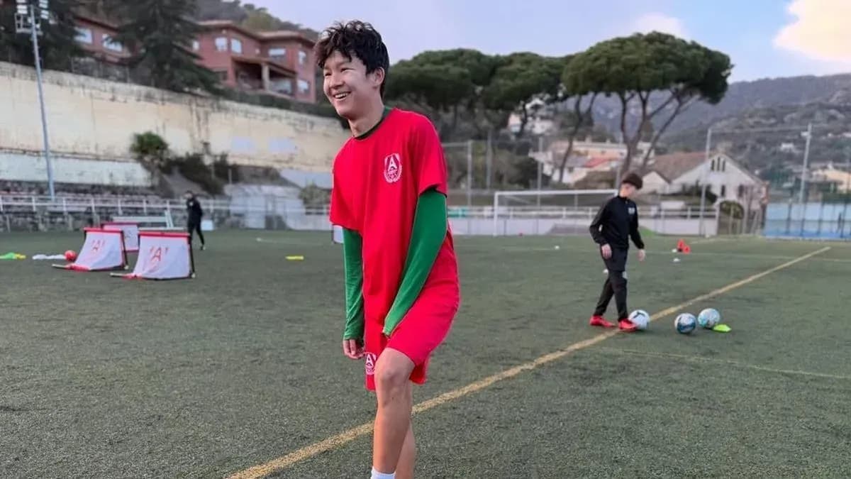 «Барселона» подпишет 15-летнего казахстанца «Барселона» подпишет 15-летнего казахстанца