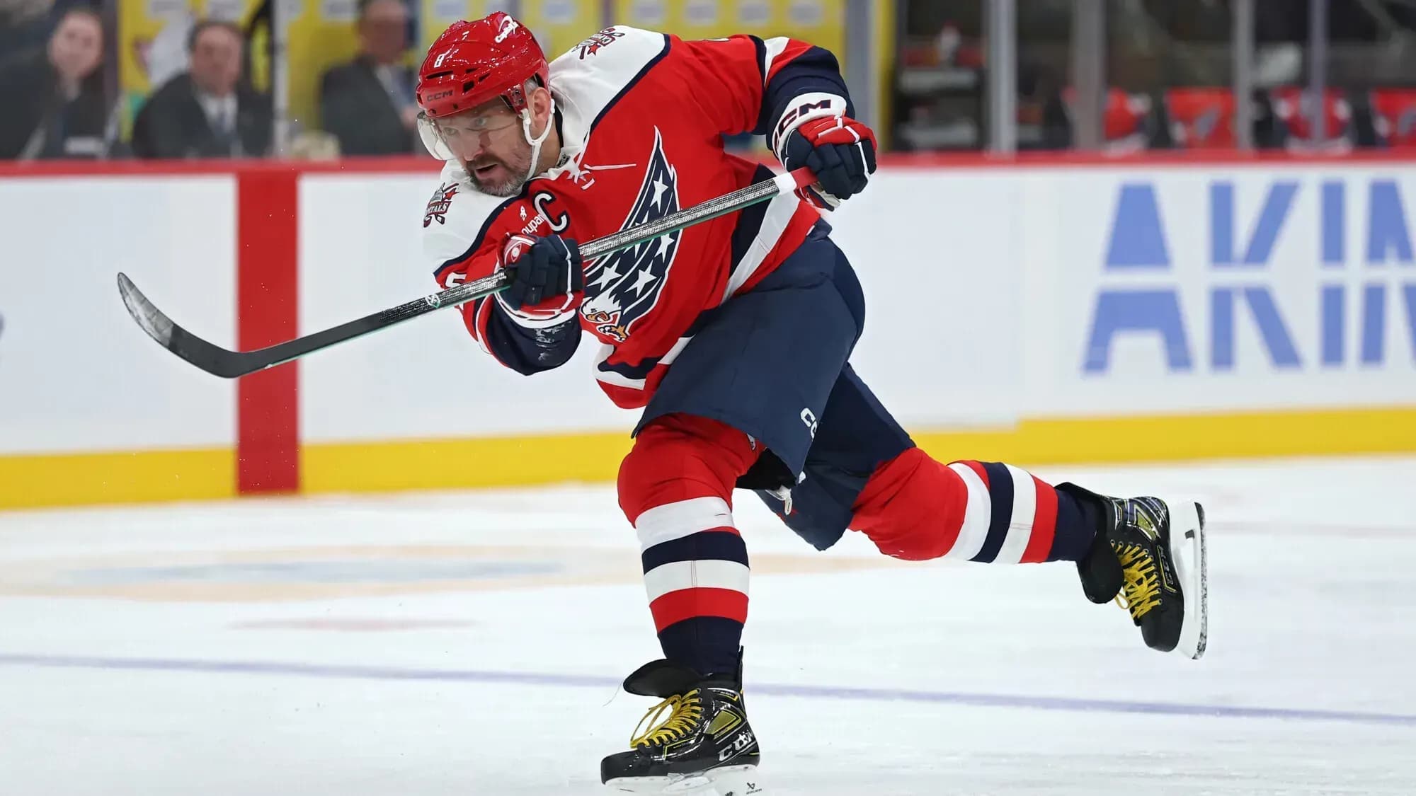 Овечкин забил свою первую шайбу в сезоне НХЛ Овечкин забил свою первую шайбу в сезоне НХЛ