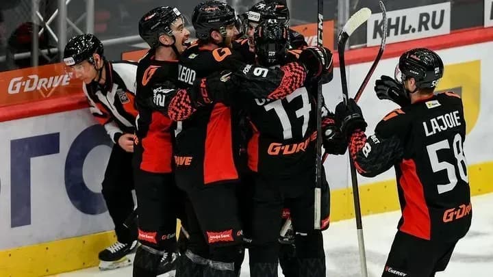 «Авангард» начал серию плей‑офф с победы над «Нефтехимиком» «Авангард» начал серию плей‑офф с победы над «Нефтехимиком»
