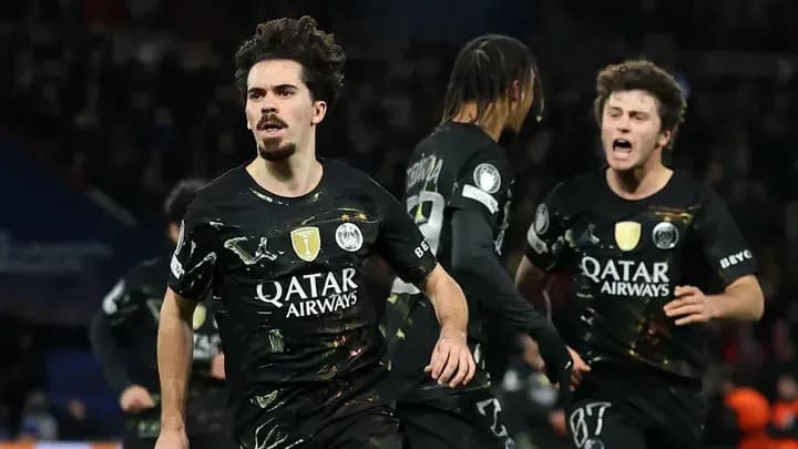 ПСЖ забил пять голов в ворота «Челси» ПСЖ забил пять голов в ворота «Челси»