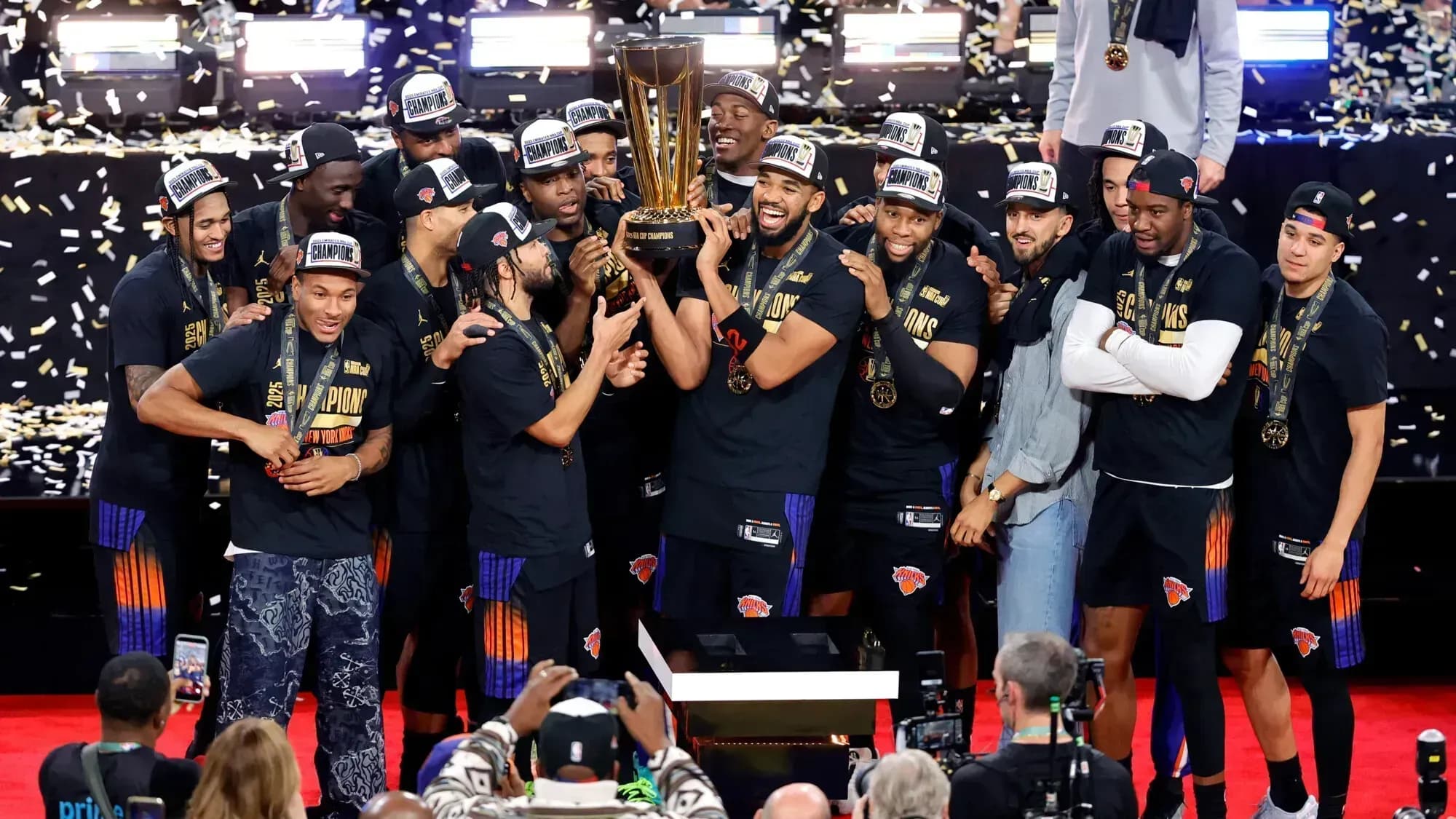 «Нью‑Йорк» обыграл «Сан‑Антонио» и стал обладателем Кубка НБА «Нью‑Йорк» обыграл «Сан‑Антонио» и стал обладателем Кубка НБА