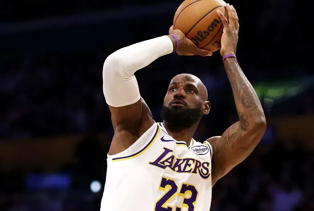 Леброн Джеймс набрал 51 000 очков в НБА Леброн Джеймс набрал 51 000 очков в НБА