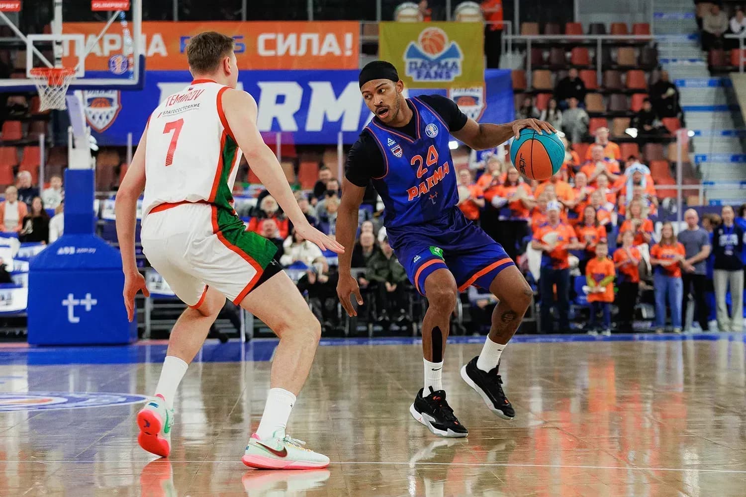 «Локомотив» проиграл «Парме» в матче Единой Лиги «Локомотив» проиграл «Парме» в матче Единой Лиги