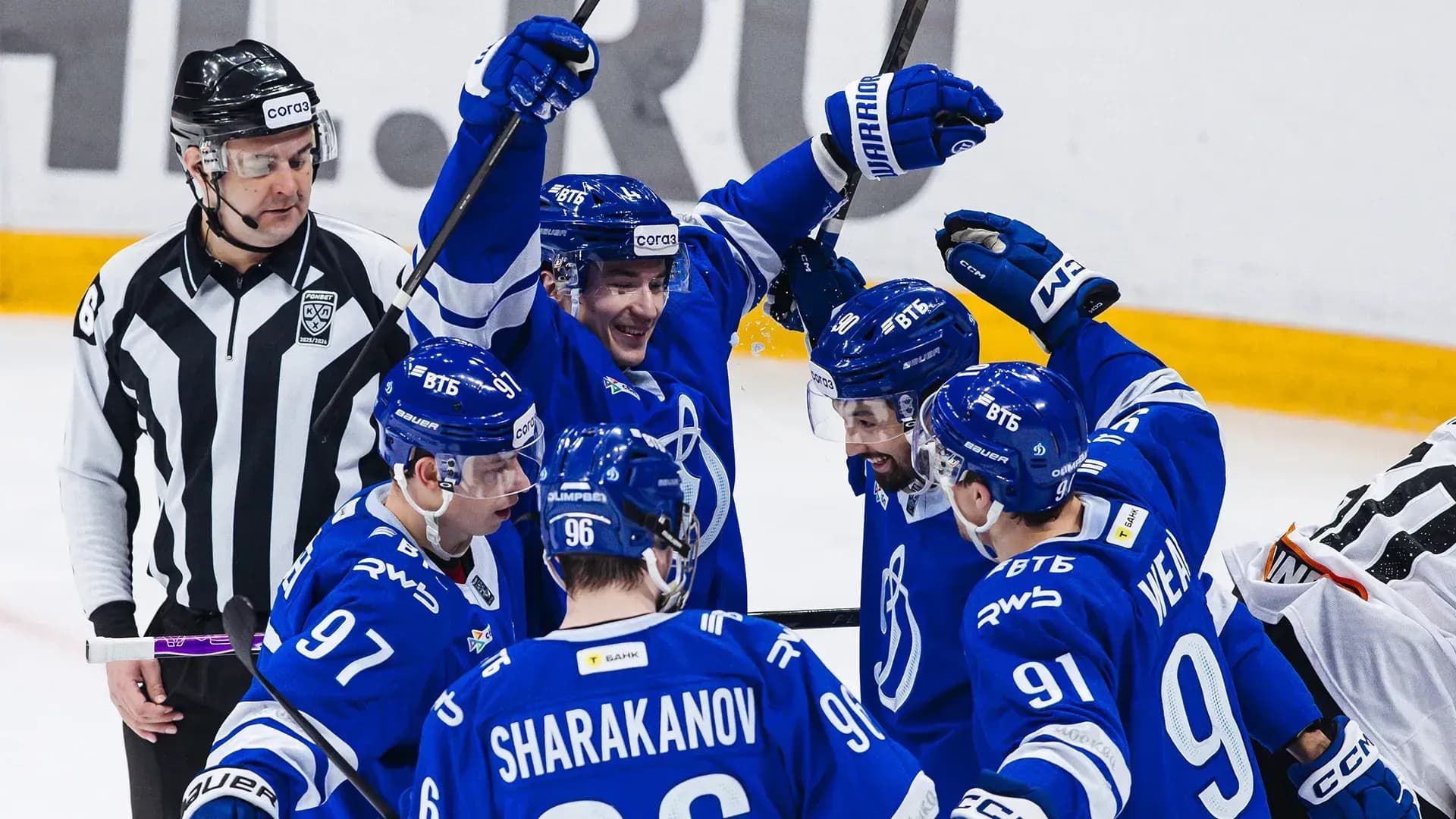 Московское «Динамо» обыграло минское в матче с 10 голами Московское «Динамо» обыграло минское в матче с 10 голами