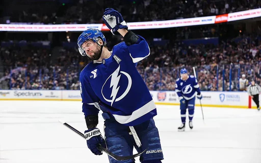 Кучеров стал вторым игроком в истории «Тампы», забившим 400 голов Кучеров стал вторым игроком в истории «Тампы», забившим 400 голов