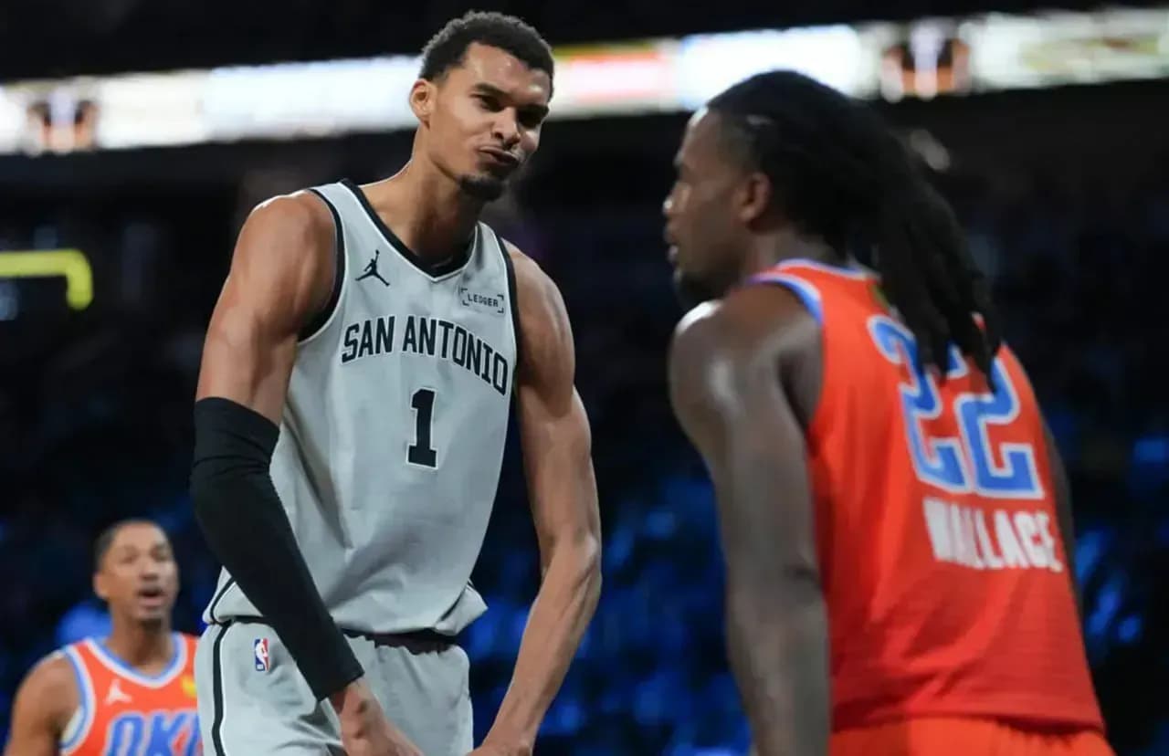 «Спёрс» выбили «Тандер» из Кубка НБА «Спёрс» выбили «Тандер» из Кубка НБА