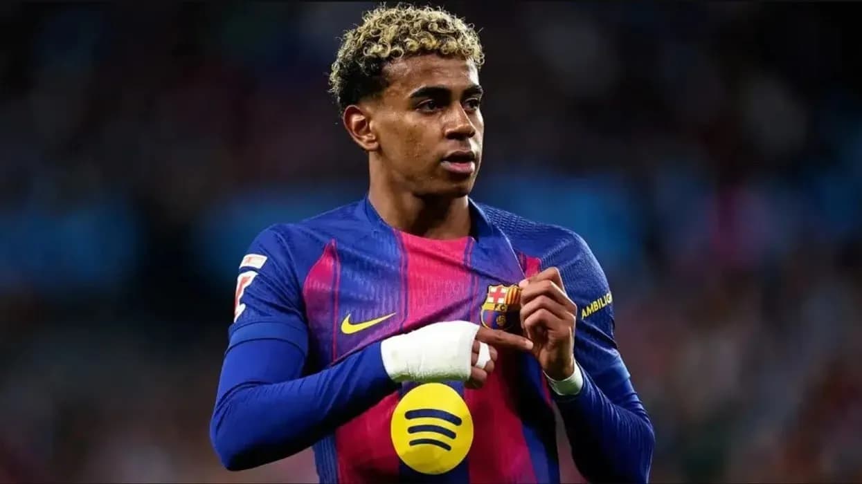 Ламину Ямалю наняли людей, которые ограничат ему соцсети Ламину Ямалю наняли людей, которые ограничат ему соцсети