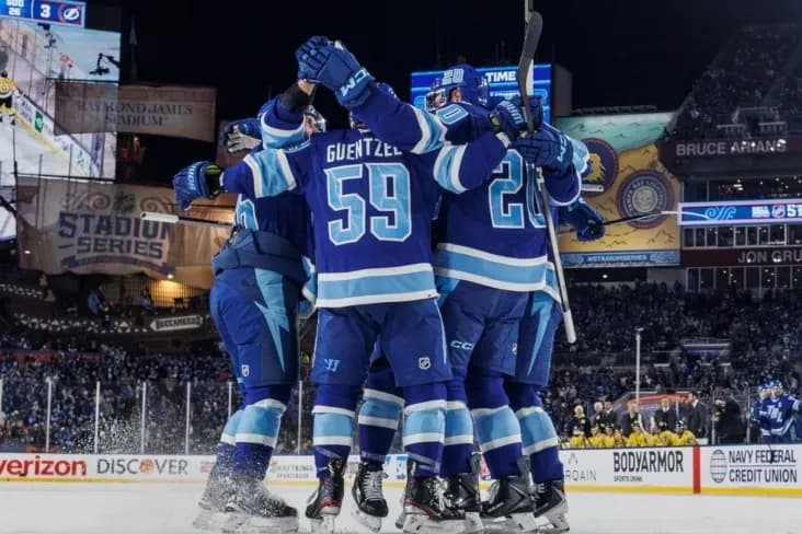 «Тампа» отыгралась с 1:5 и победила «Бостон», Кучеров набрал четыре очка «Тампа» отыгралась с 1:5 и победила «Бостон», Кучеров набрал четыре очка