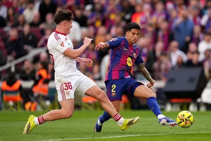 Хет‑трик Рафиньи помог «Барселоне» разгромить «Севилью» Хет‑трик Рафиньи помог «Барселоне» разгромить «Севилью»