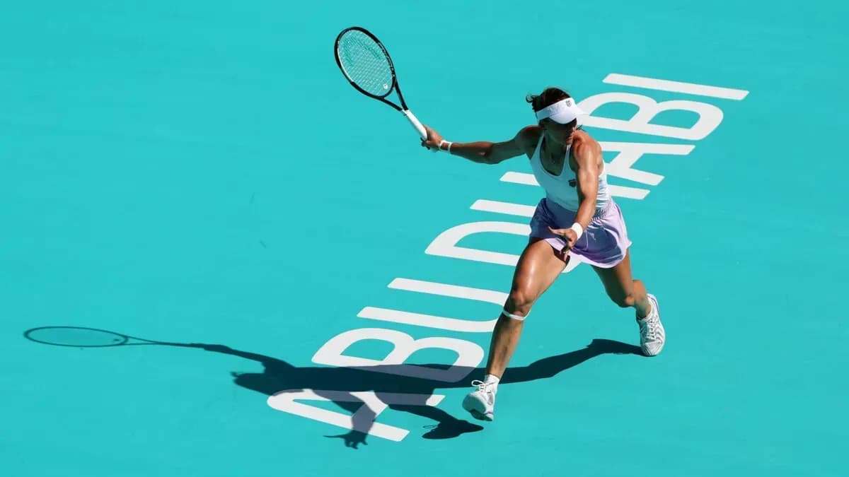 Самсонова вышла в четвертьфинал турнира в Абу-Даби Самсонова вышла в четвертьфинал турнира в Абу-Даби