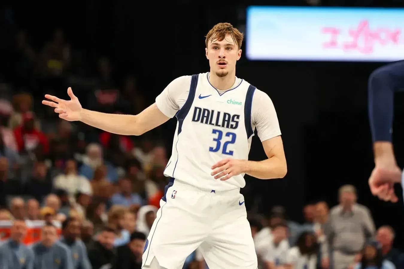 18-летний баскетболист НБА побил рекорд Леброна Джеймса 18-летний баскетболист НБА побил рекорд Леброна Джеймса