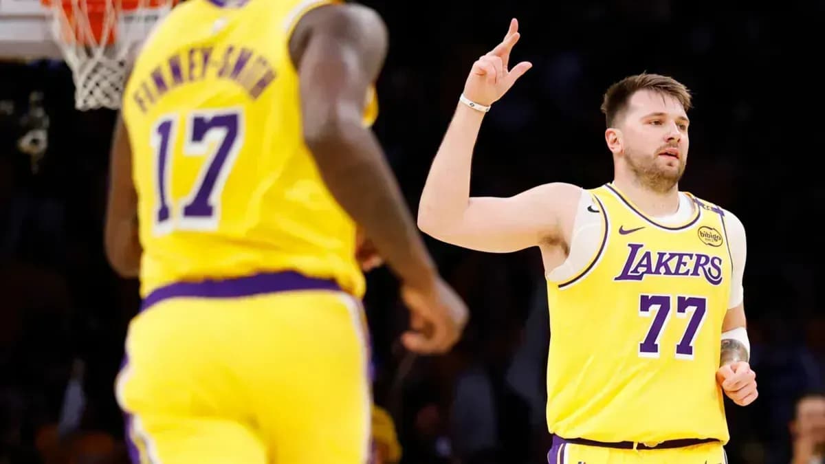 Дабл-дабл Дончича помог «Лейкерс» обыграть «Даллас» Дабл-дабл Дончича помог «Лейкерс» обыграть «Даллас»