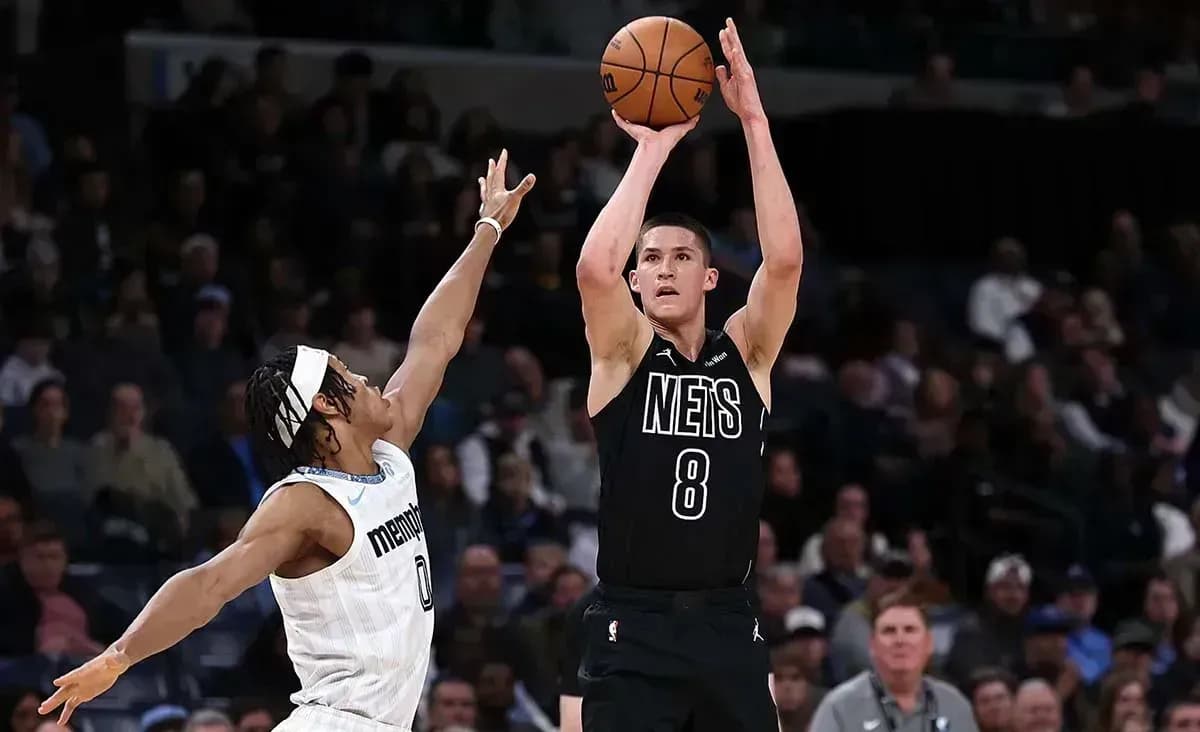 «Бруклин» проиграл «Детройту» с разницей в 53 очка «Бруклин» проиграл «Детройту» с разницей в 53 очка