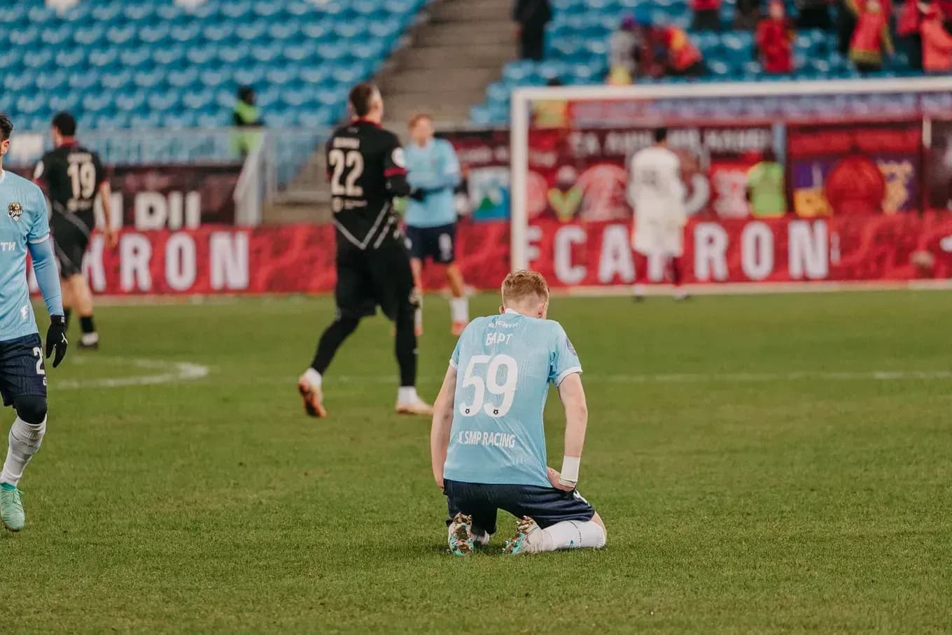 «Акрон» отыгрался с 0:2 в матче с «Сочи» благодаря двум ассистам Дзюбы «Акрон» отыгрался с 0:2 в матче с «Сочи» благодаря двум ассистам Дзюбы