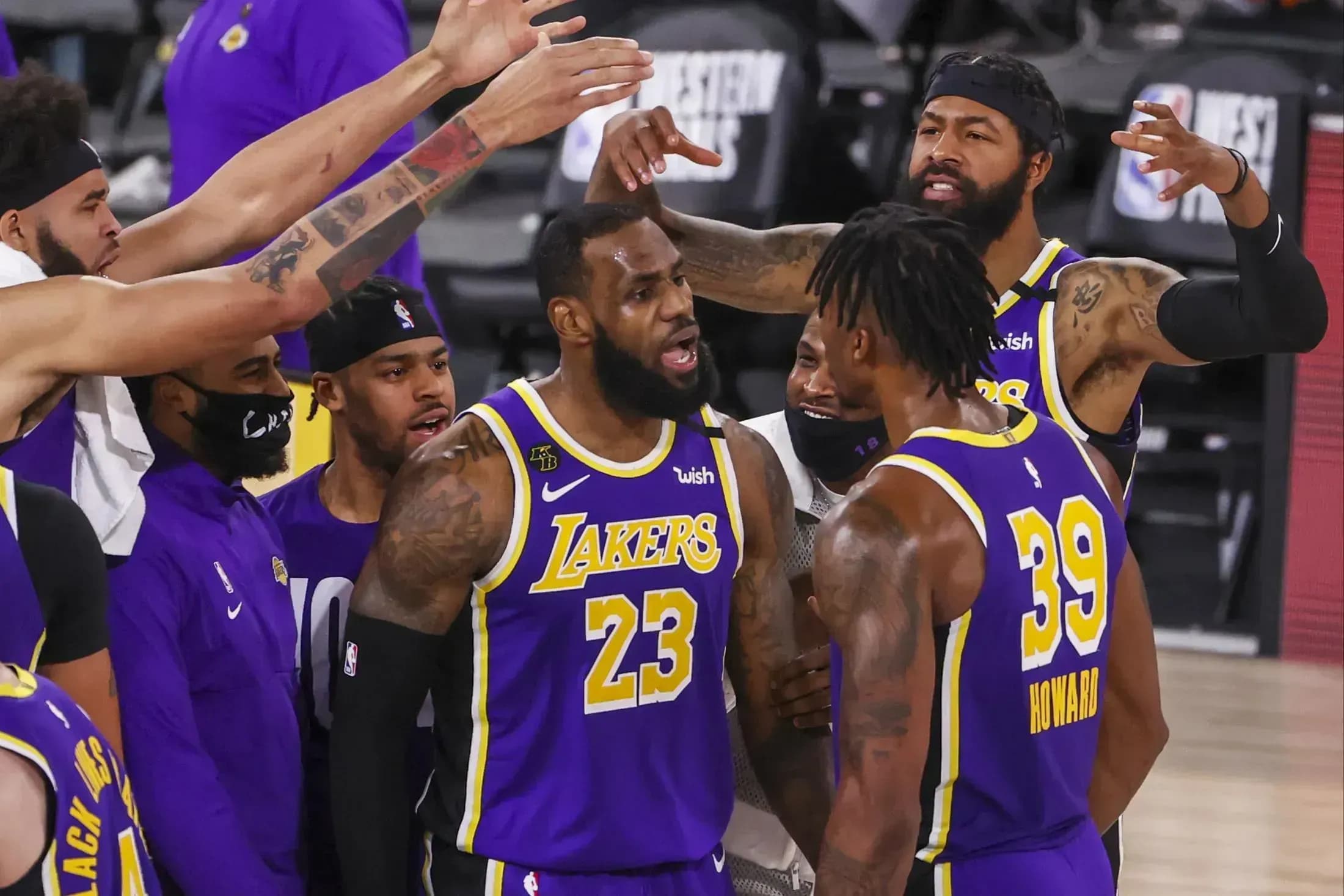 Стал известен соперник «Лейкерс» по плей-офф НБА Стал известен соперник «Лейкерс» по плей-офф НБА