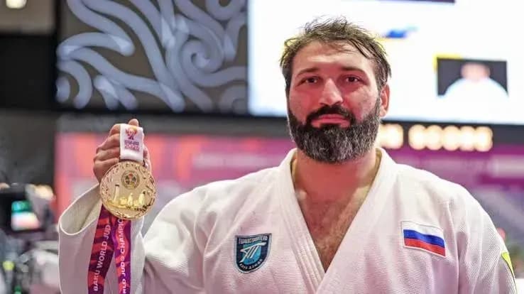Россиянин стал трёхкратным чемпионом мира по дзюдо Россиянин стал трёхкратным чемпионом мира по дзюдо