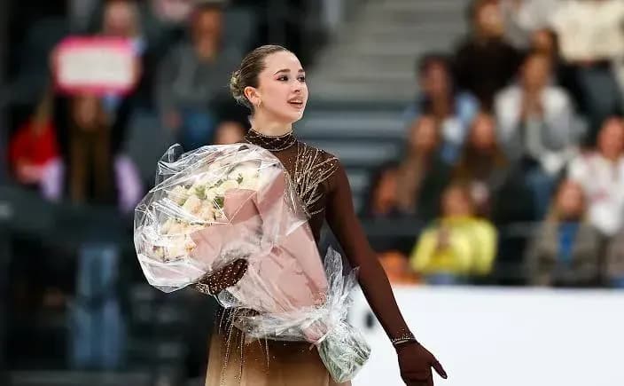 Валиева вернулась в группу Этери Тутберидзе Валиева вернулась в группу Этери Тутберидзе