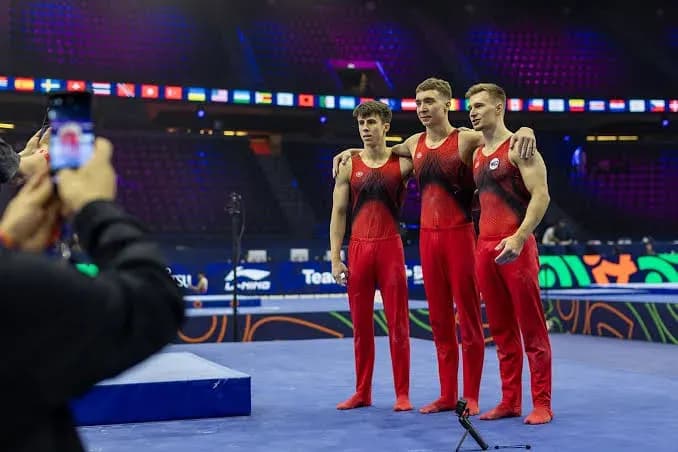 Россияне выиграли серебро в командном многоборье на Чемпионате мира Россияне выиграли серебро в командном многоборье на Чемпионате мира