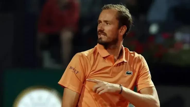 Медведев вернулся в восьмёрку лучших теннисистов рейтинга ATP Медведев вернулся в восьмёрку лучших теннисистов рейтинга ATP