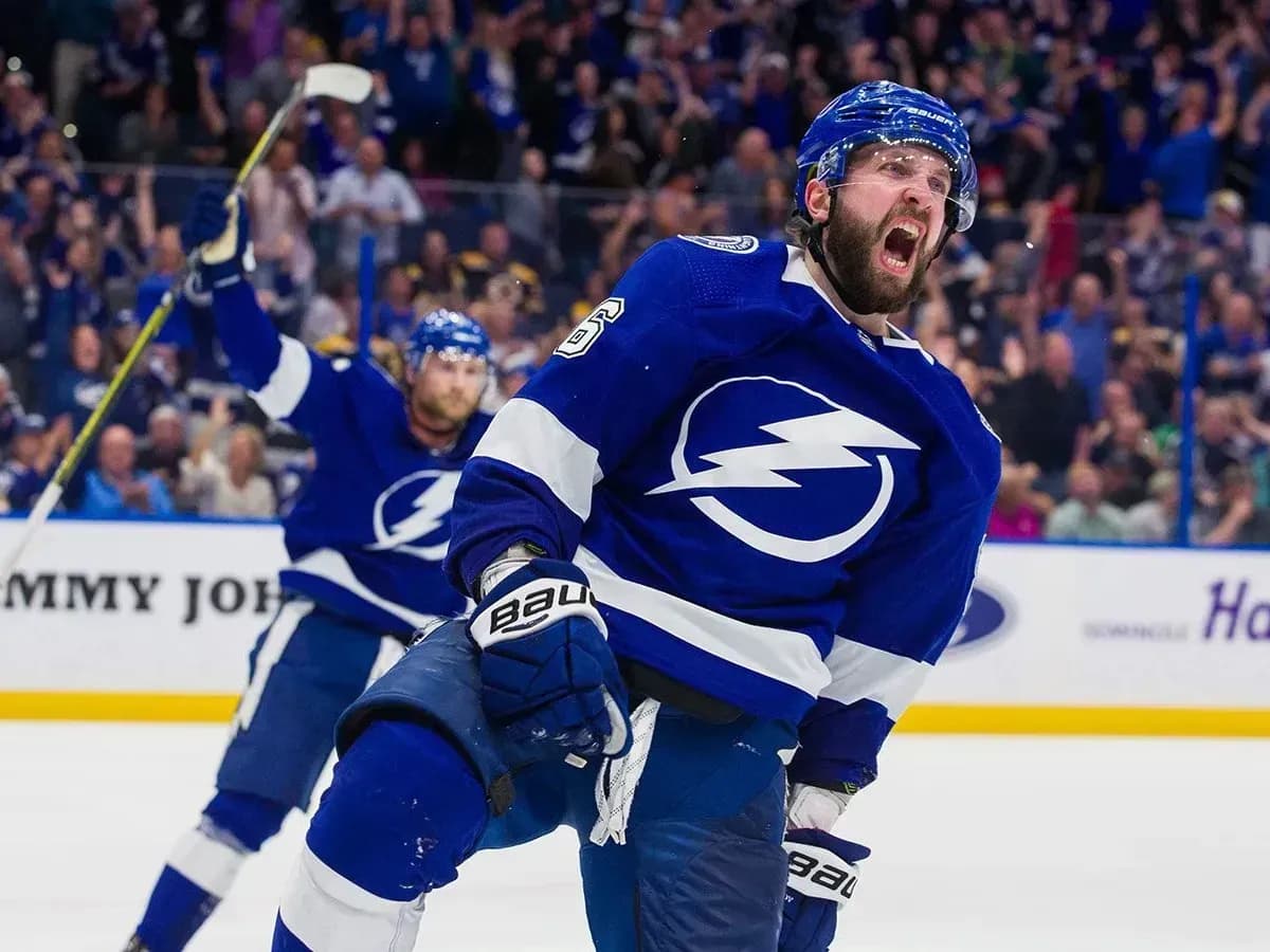 Ассисты Кучерова и сейвы Василевского принесли «Тампе» победу над «Колорадо» Ассисты Кучерова и сейвы Василевского принесли «Тампе» победу над «Колорадо»