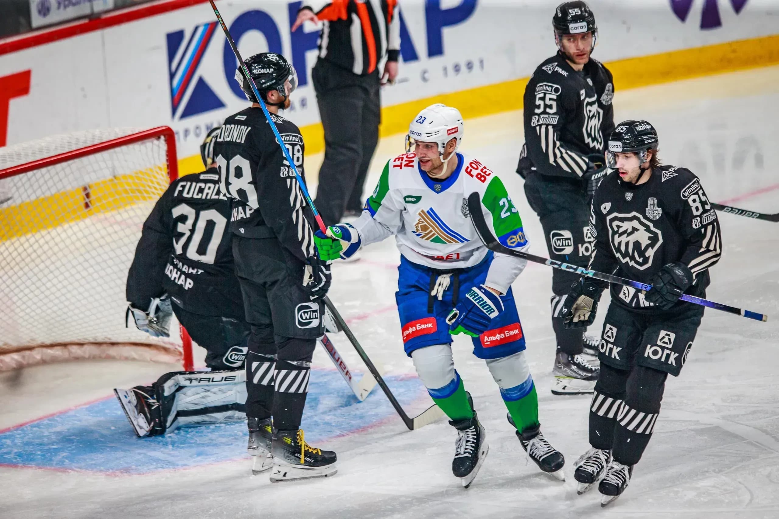 Гол и три передачи Кузнецова помогли «Салавату Юлаеву» разгромить «Трактор» Гол и три передачи Кузнецова помогли «Салавату Юлаеву» разгромить «Трактор»