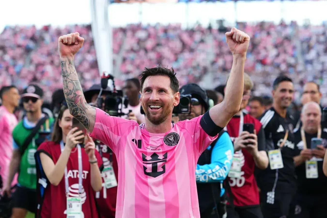 «Майами» отыгрался с 0:2 и победил «Орландо», Месси оформил дубль «Майами» отыгрался с 0:2 и победил «Орландо», Месси оформил дубль