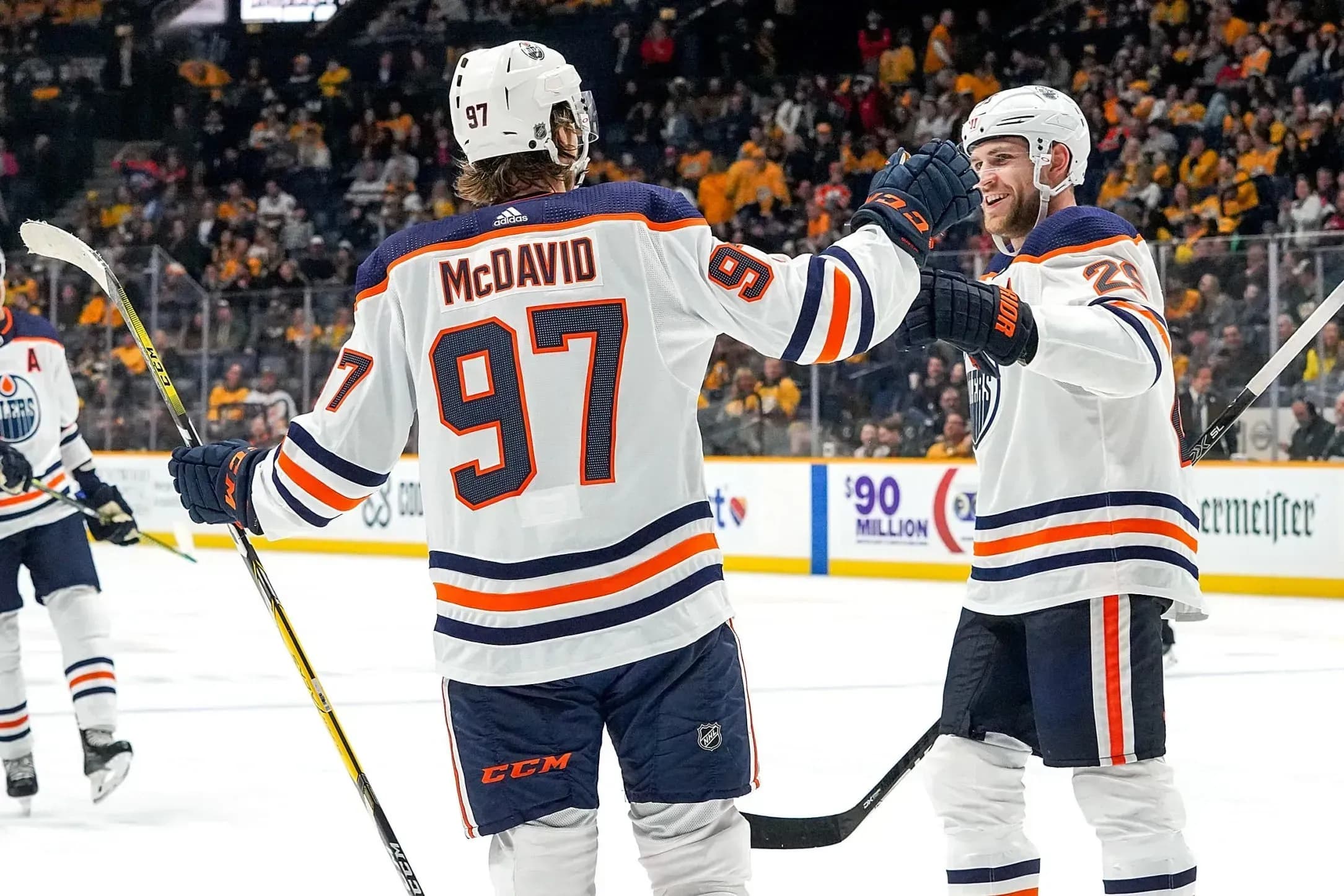 «Бостон» обыграл «Эдмонтон», Хуснутдинов отдал голевой пас «Бостон» обыграл «Эдмонтон», Хуснутдинов отдал голевой пас