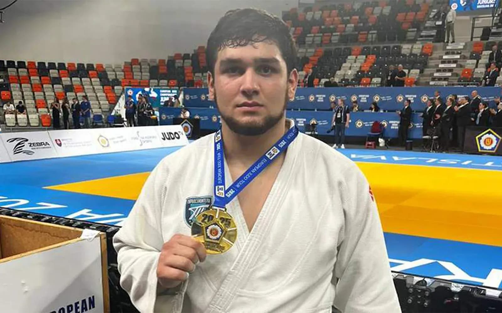 Российский дзюдоист выиграл золотую медаль юниорского чемпионата Европы Российский дзюдоист выиграл золотую медаль юниорского чемпионата Европы