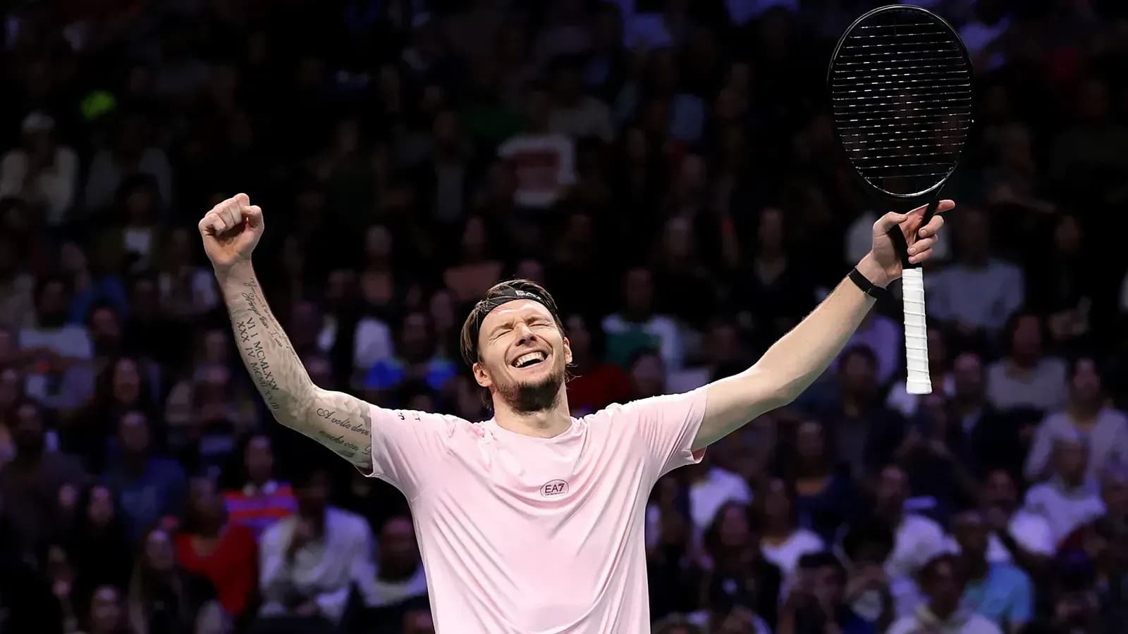 Бублик попал в топ-10 мирового рейтинга, выиграв турнир в Гонконге Бублик попал в топ-10 мирового рейтинга, выиграв турнир в Гонконге