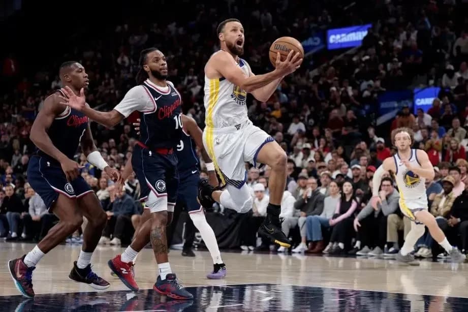 «Голден Стэйт» вылетел из плей-ин, проиграва «Финиксу» «Голден Стэйт» вылетел из плей-ин, проиграва «Финиксу»