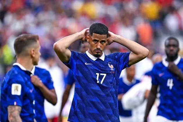 Звезда сборной Франции играл на ЧМ‑2026 с переломом позвоночника Звезда сборной Франции играл на ЧМ‑2026 с переломом позвоночника
