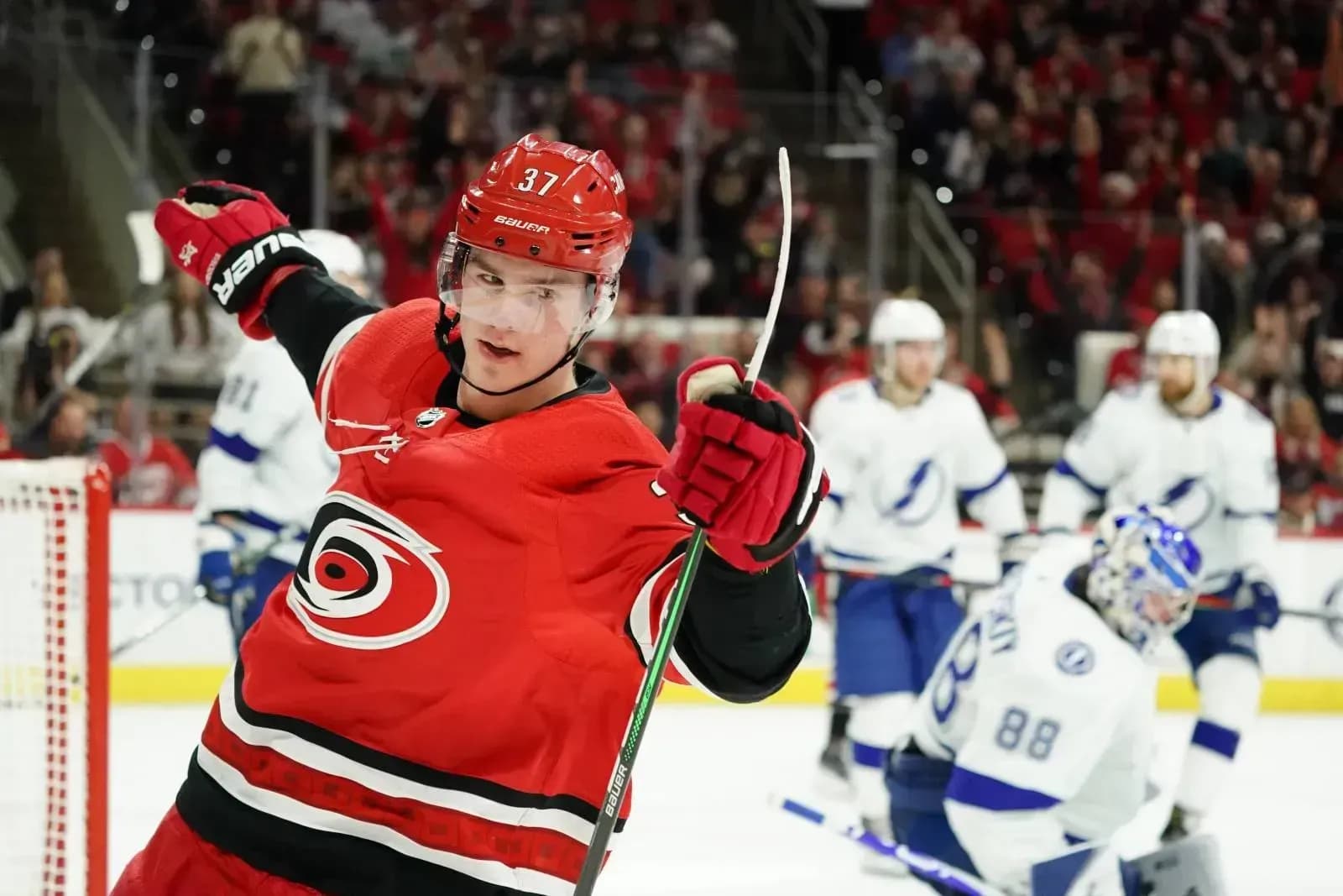 Две передачи Свечникова помогли «Каролине» обыграть «Нэшвилл» Две передачи Свечникова помогли «Каролине» обыграть «Нэшвилл»