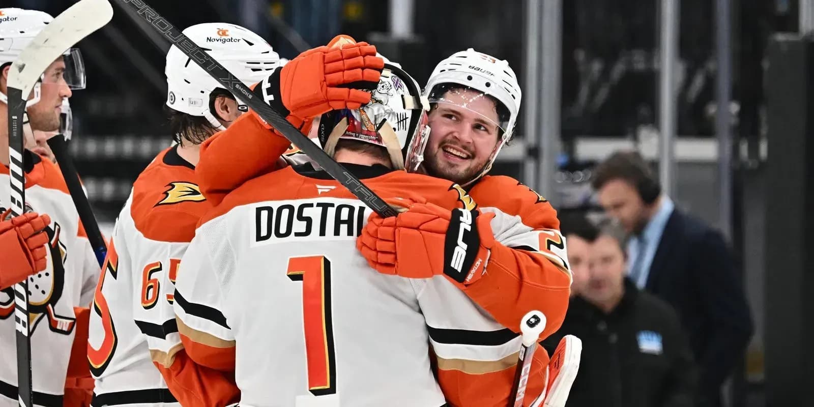 «Анахайм» обыграл «Юту» в овертайме, сравняв за 5 секунд до конца «Анахайм» обыграл «Юту» в овертайме, сравняв за 5 секунд до конца