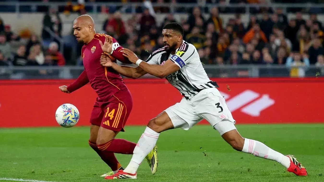 «Ювентус» вырвал ничью в матче с «Ромой» «Ювентус» вырвал ничью в матче с «Ромой»